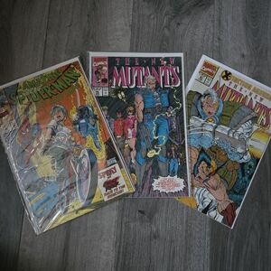 Comic Books: Spider-Man and The New Mutants Lot Of 3